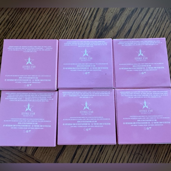 Jeffree Star Pink Magnetic Palette with shadows - Picture 4 of 4